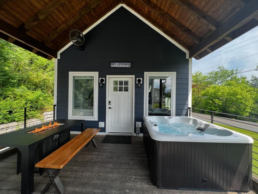 Modern Smoky Mountain Tiny House Apartment Пиджен Фордж Екстериор снимка