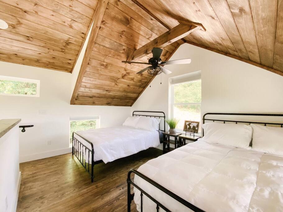 Modern Smoky Mountain Tiny House Apartment Пиджен Фордж Екстериор снимка